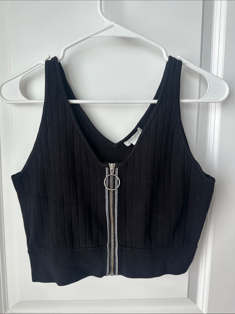 H&M Black Ribbed Zip-Front Crop Tank - Picture 1 of 3